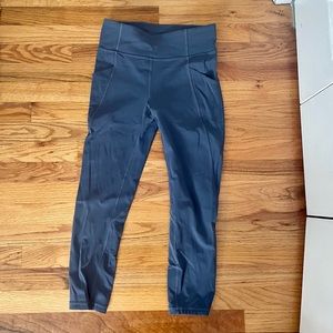 Lululemon time to sweat crop legging 23" size 6